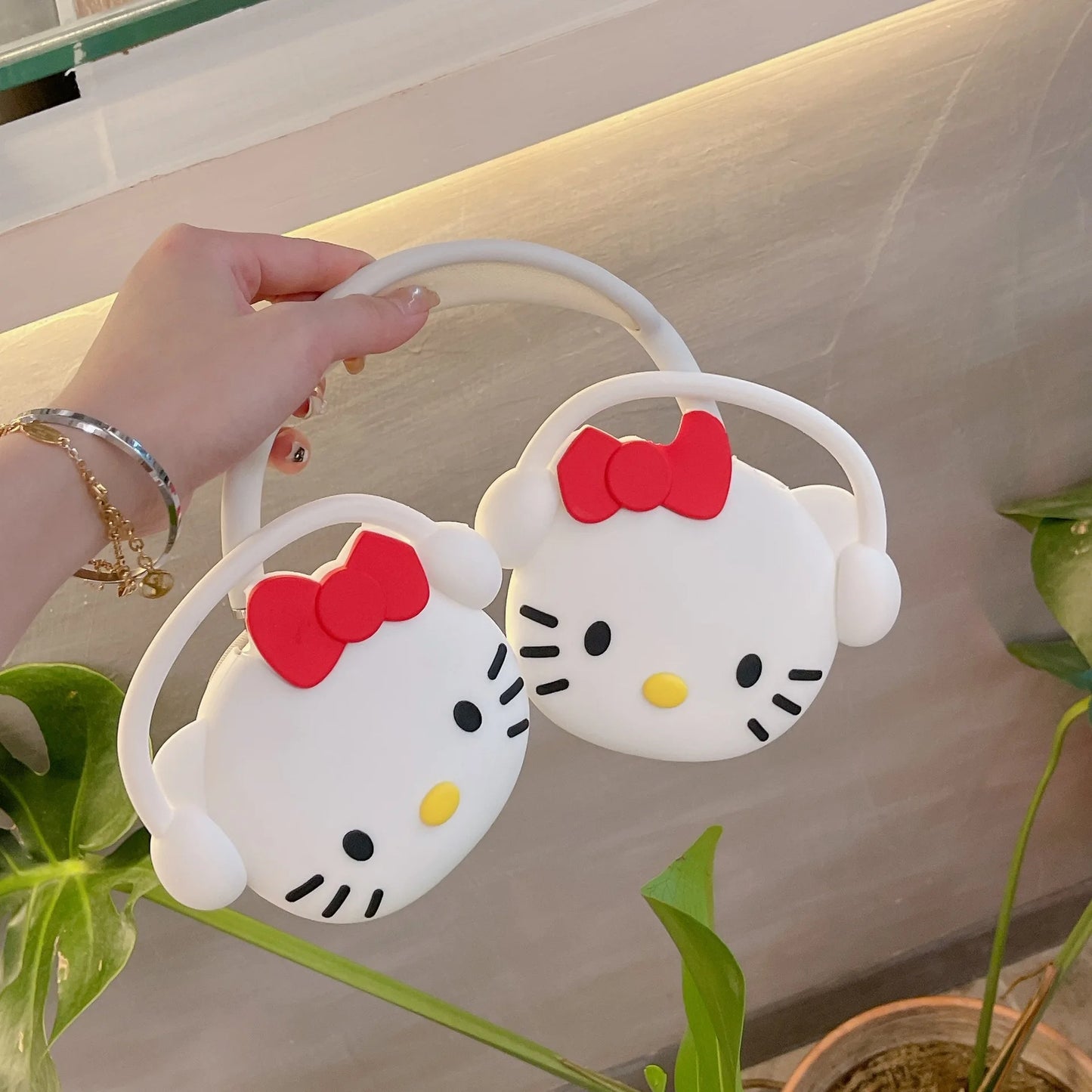 Hello Kitty Protective Silicone Case For AirPods Max